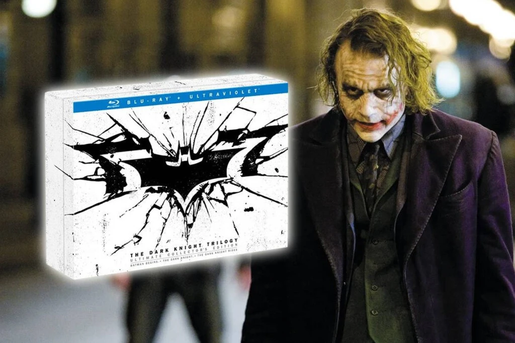 Esta edición de colección de The Dark Knight se sigue vendiendo en más de 2,400 pesos, pero Amazon la tiene ahora mismo en 770 pesos 