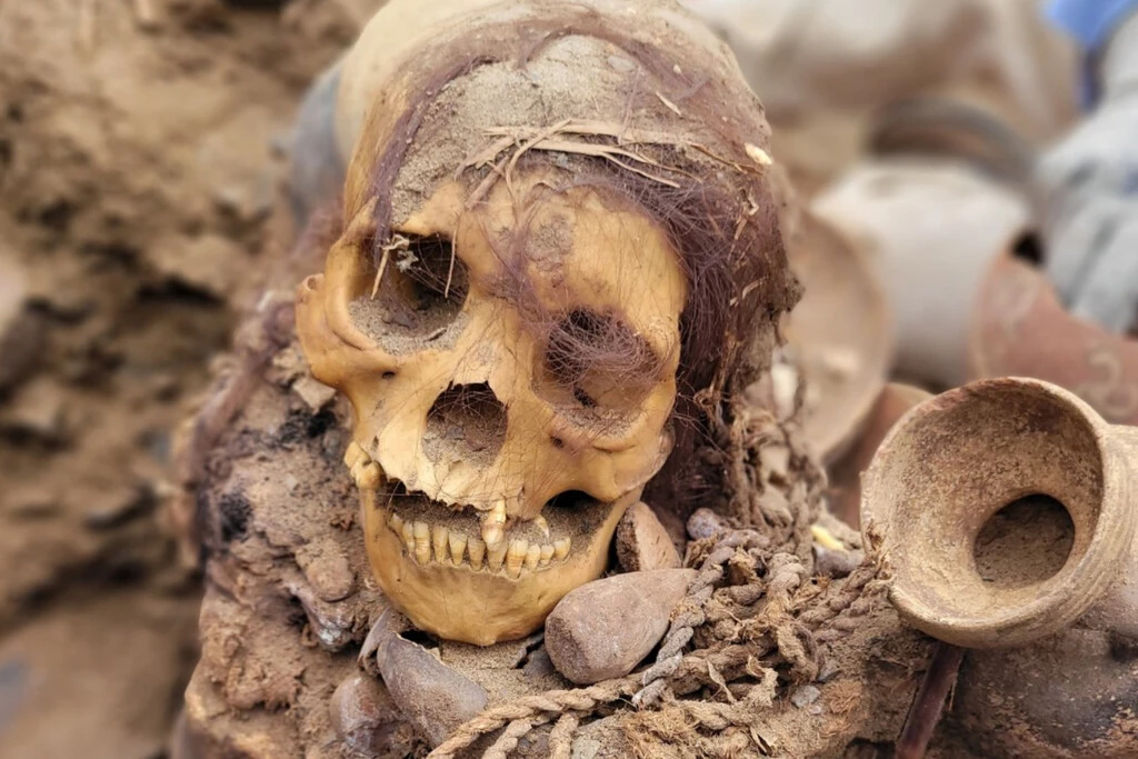 Tenía más de 1,000 años y su cabello seguía intacto: a esta momia la encontraron por accidente en Perú 