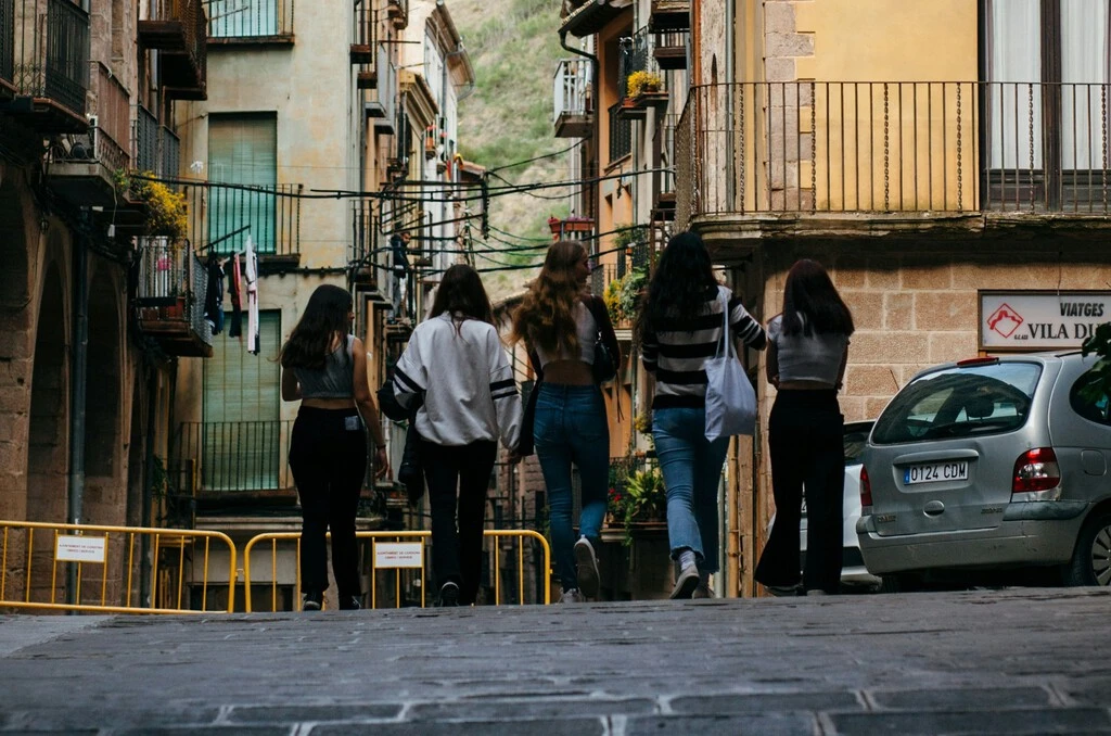 La generación Z española tiene claro qué quiere del trabajo: bienestar y horarios claros. Si no, prefiere el paro, según un estudio 