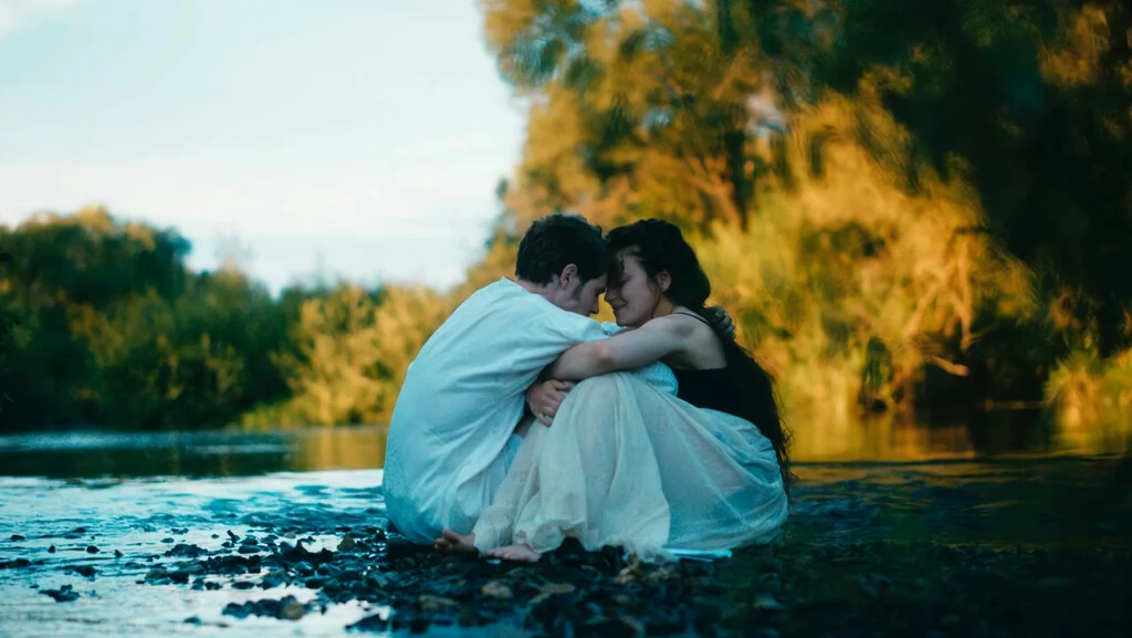 Si te gusta Bridgerton, tienes que ver esta otra serie en Netflix: sólo son seis episodios y ya tiene la temporada 2 asegurada 