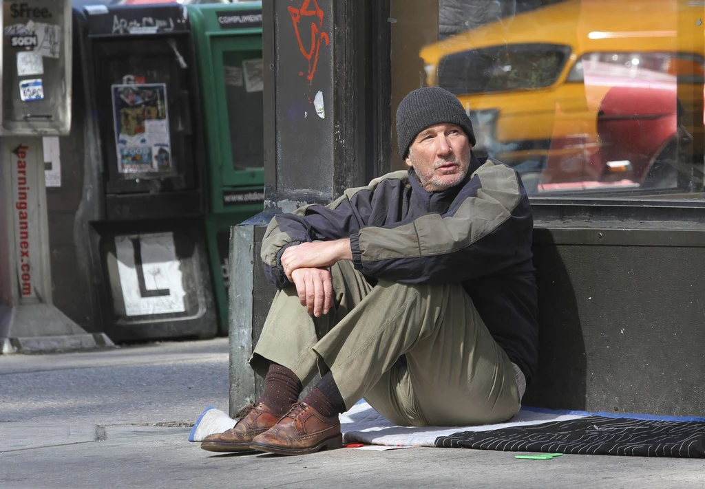 El día que Richard Gere caminó por la calle como una persona sin hogar y descubrió lo que realmente piensa la gente 
