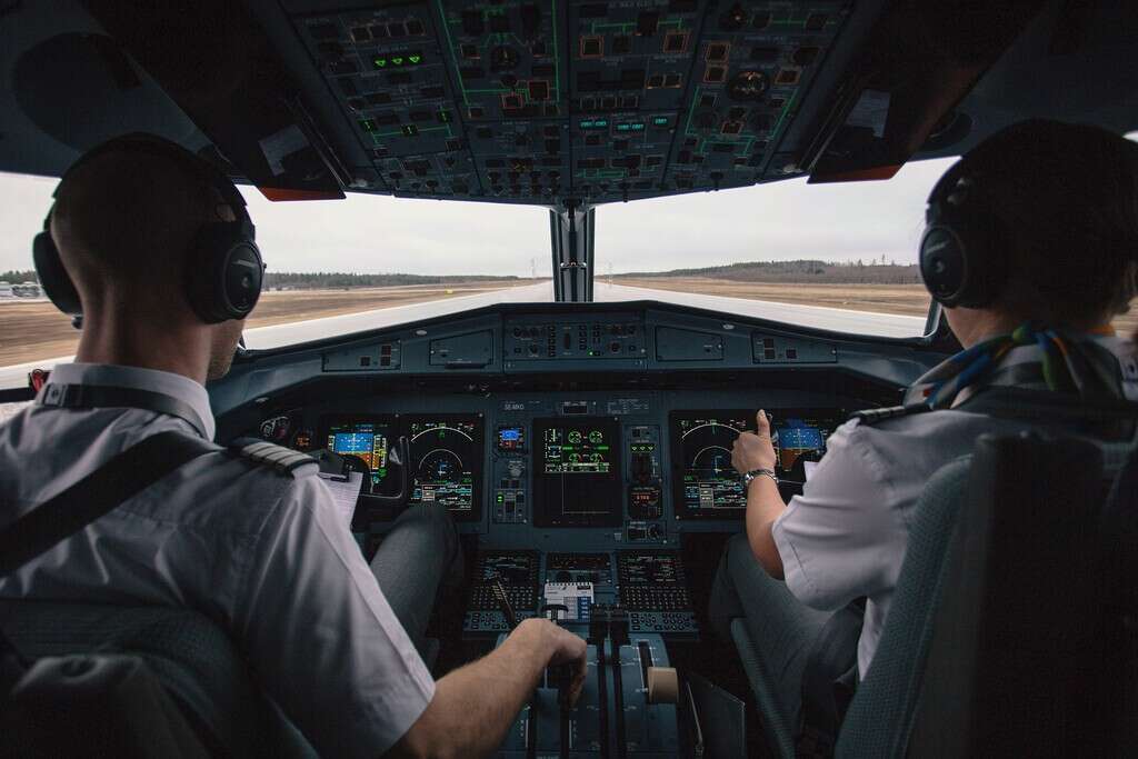 El día que dos pilotos se quedaron dormidos por 28 minutos mientras volaban un avión con más de 150 personas y vivieron para ser suspendidos 