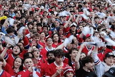 Photos: Snowbirds, Claude Lemieux and thousands of Habs fans at Game 3