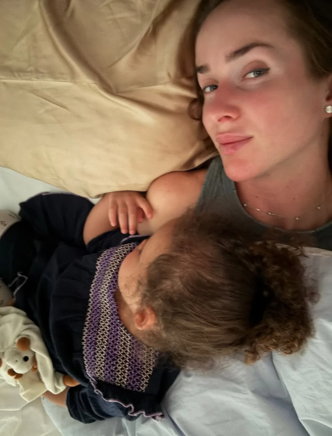 Світоліна вперше показала обличчя своєї дочки, якій за місяць виповниться три роки. Фото