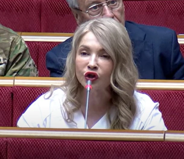 Юлія Тимошенко змінилася до невпізнання. Який вигляд має 64-річна політикиня з новим кольором волосся. Фото