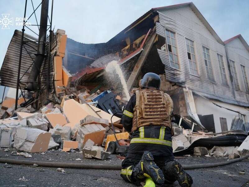 Росіяни вдарили по Києву більш ніж десятком ракет, є постраджалі