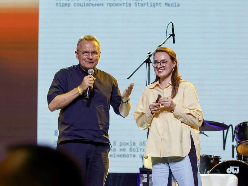 Садовий заявив, що прослуховування в його кабінеті виявили після візиту перших осіб країни. Про кого йдеться?