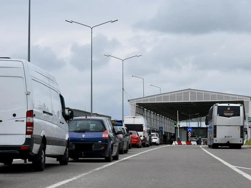 На кордоні України з ЄС запрацювали нові правила. Митниця попереджає про затримки