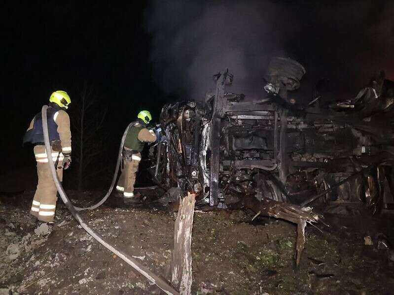 Удар по Дніпру. Кількість постраджалих зросла, рятувальники ліквідували наслідки атаки