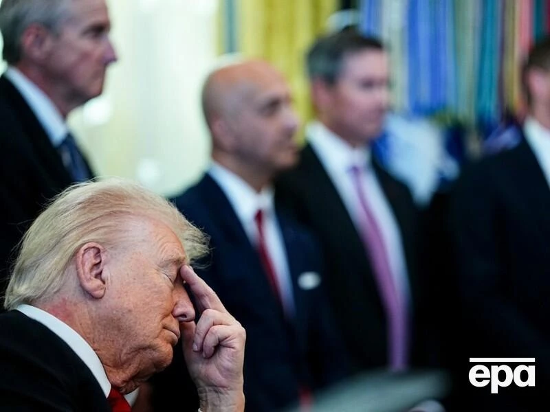 Під час пресконференції Трампа в Білому домі людина втратила свідомість. Захід переривали. Відео