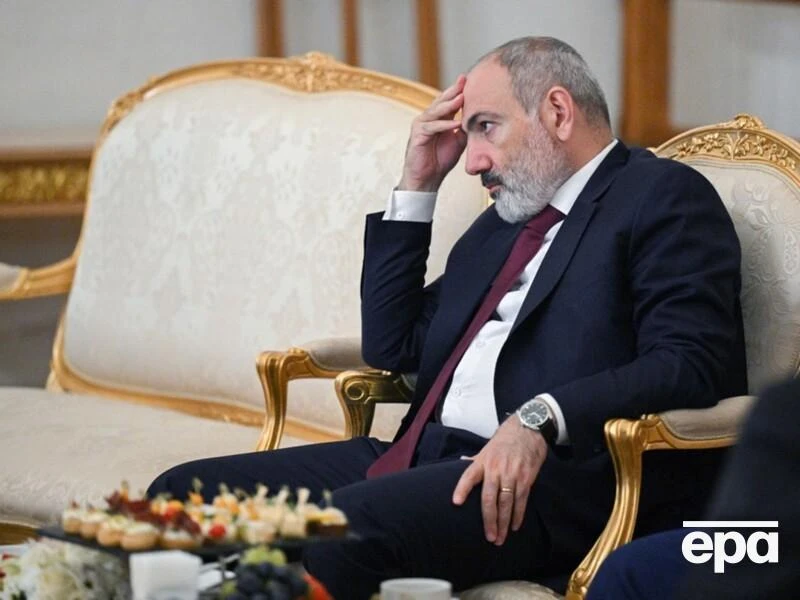 Вірменська церква звинуватила Пашиняна в обрізанні. Він запропонував показати свій статевий орган