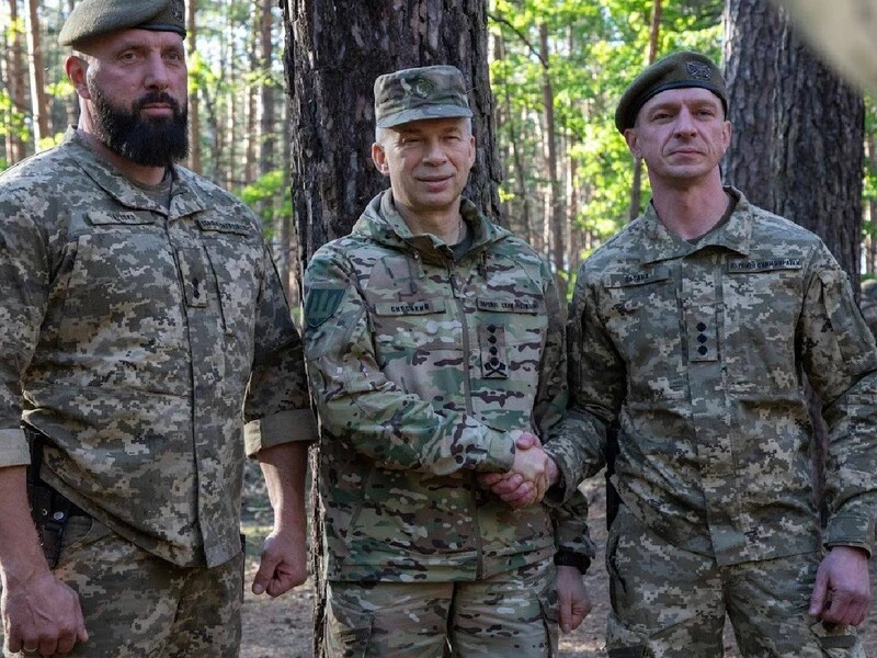 РФ можна перемогти лише нестандартними ходами – Сирський