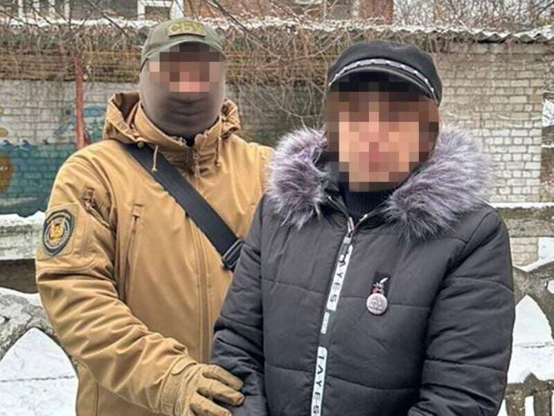 Пару харків'ян та медсестру з Вінницької області звинувачують у спробі підірвати ветерана у Дніпрі