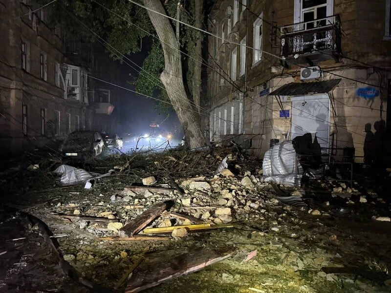 Росія вночі нанесла удар по Одесі, під обстріл потрапив навіть пологовий будинок