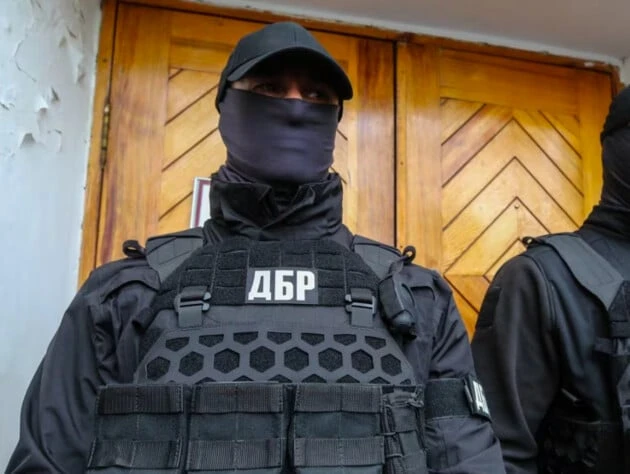 Суд заарештував дві іномарки ексвійськкома Харківської області