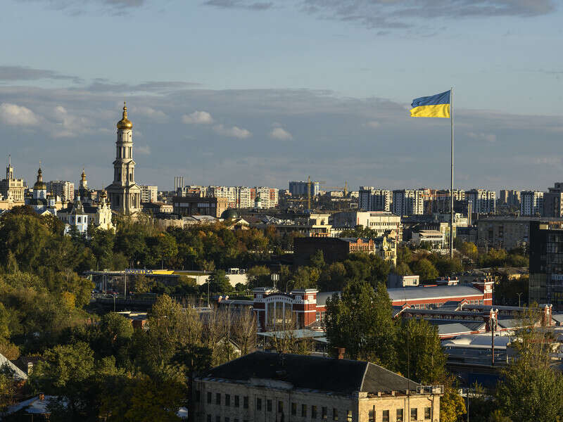 РФ знову вдарила по Харкову, постраждало троє людей, які перебували неподалік місця прильоту