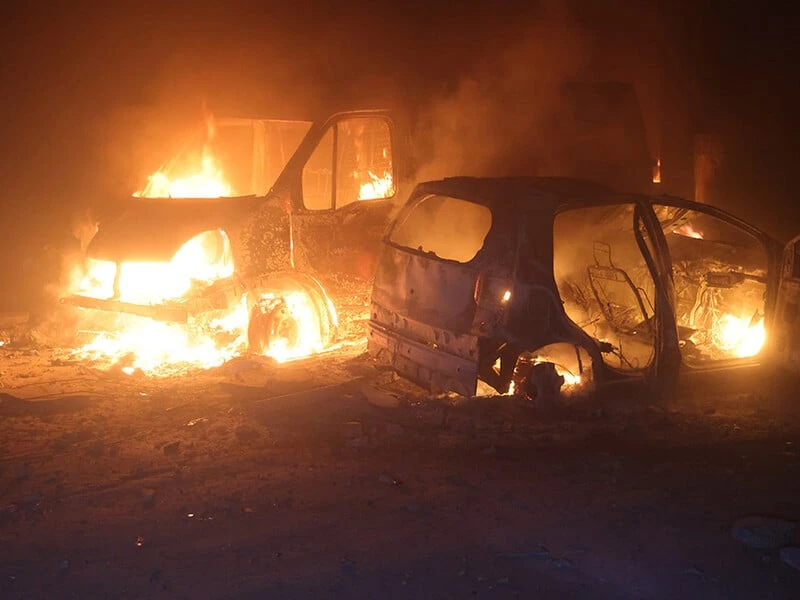 За ніч РФ обстріляла два житлові райони Харкова. Троє людей дістали поранення, є руйнування й пожежі