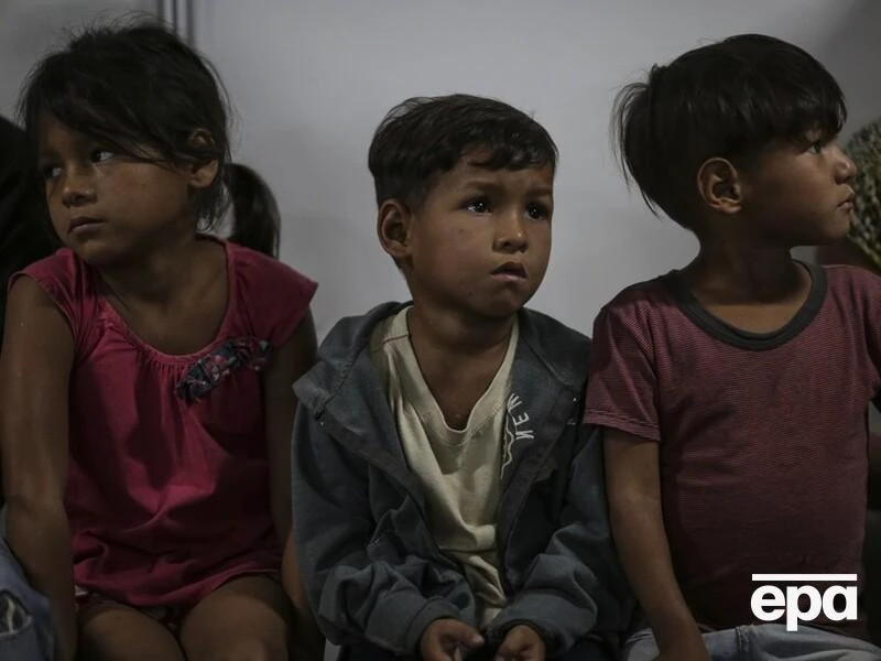 Трамп знову намагається заборонити видавання американських паспортів за правом народження у США