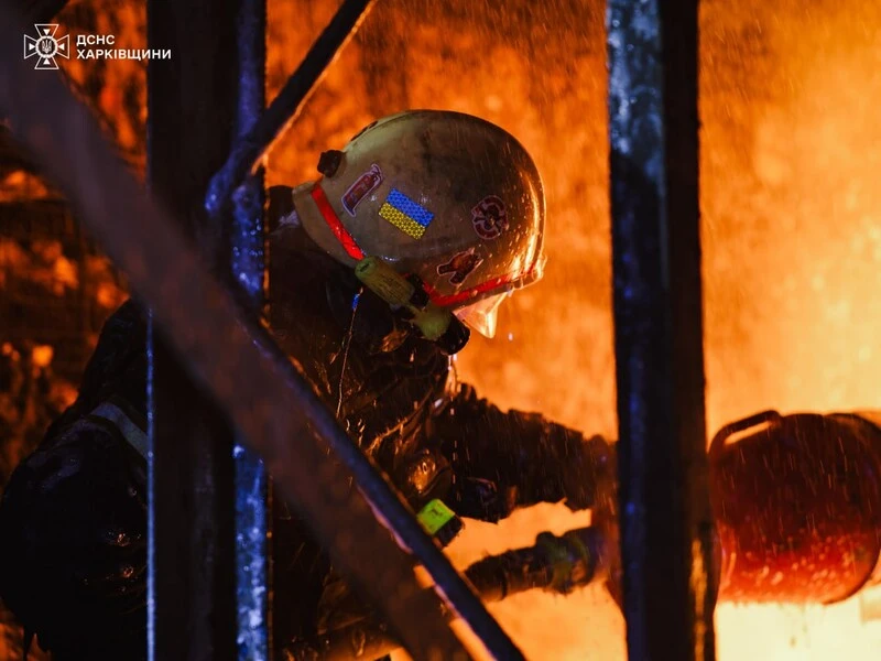 17 вибухів за годину. РФ завдала удару по енергоінфраструктурі, частина міста без світла