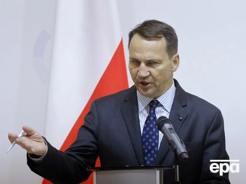 Сікорський: Угорщина не має моральної ясності щодо України, говорити з Будапештом – як до стіни