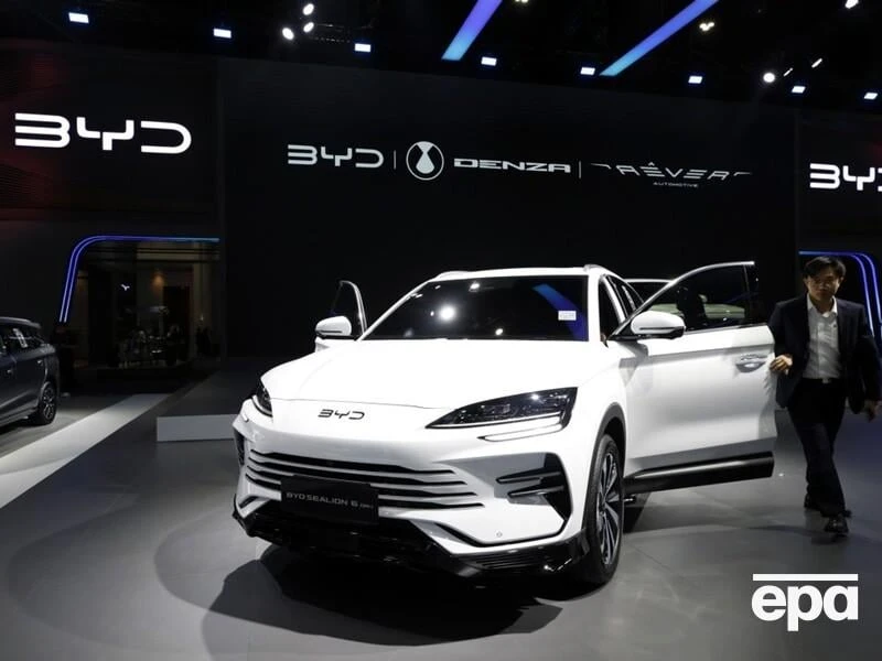 Китайський конкурент Tesla Маска знизив ціну на електрокари в Китаї до 80%