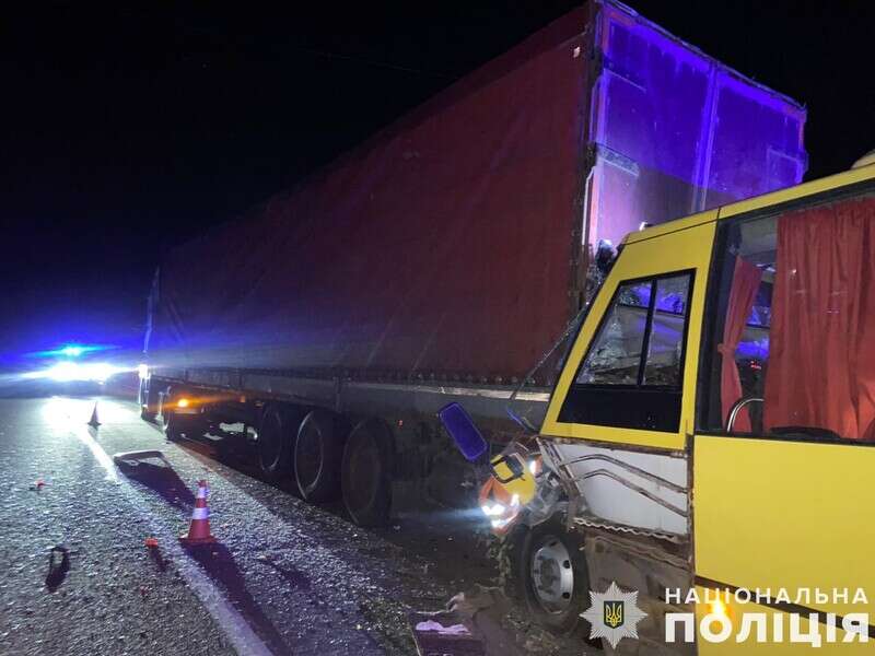 ДТП з автобусом у Львівській області. У міськраді заявили, що постраждали військові – ЗМІ