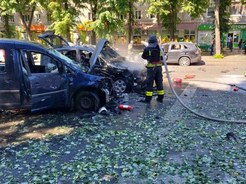 Росіяни вдарили по центру Сум. Місцева влада розповіла про наслідки й показала фото