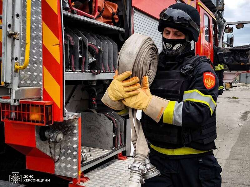 Загиблі в Донецькій і Харківській областях, поранений – у Херсонській, 350 ударів – по Запорізькій. Зведення ОВА за добу