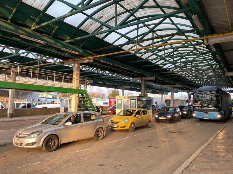У 2023 році син нардепа Приходька і брокер Багрій виїхали за кордон, як волонтери – 