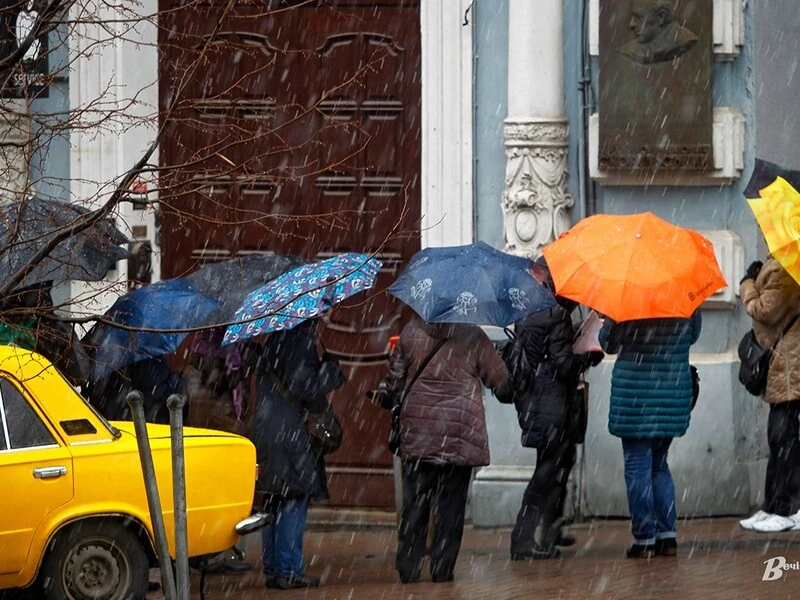 Синоптики обіцяють у вихідні дощ, у Карпатах – імовірність снігу