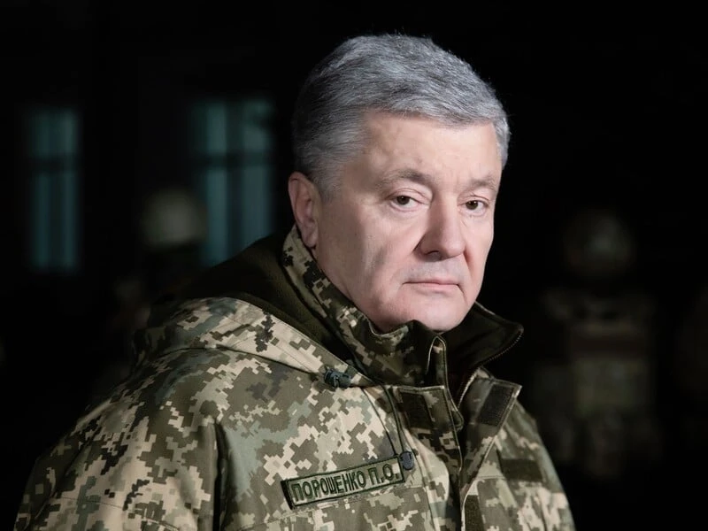 Військовий Сталкер: Замість вимагати будівництва нових фортифікацій Порошенко має відсидіти за розкрадання на старих