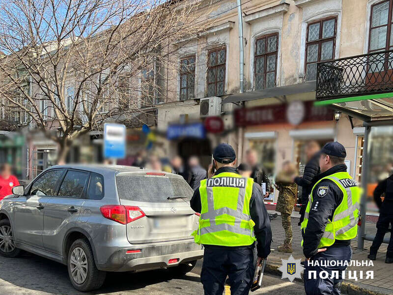 У центрі Одеси вбили людину. ЗМІ пишуть, що жертва нападу – відомий активіст