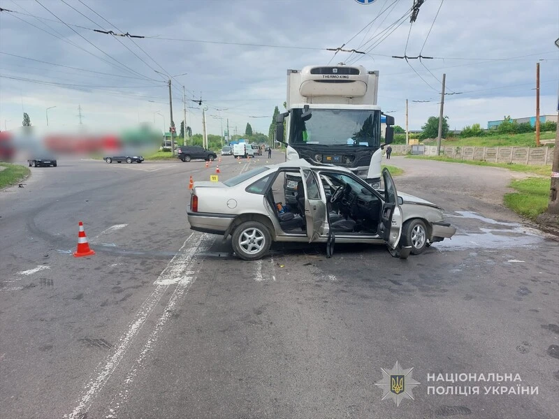 У Луцьку фура протаранила Opel. Двоє дітей дістали поранення, батьки загинули. Фото