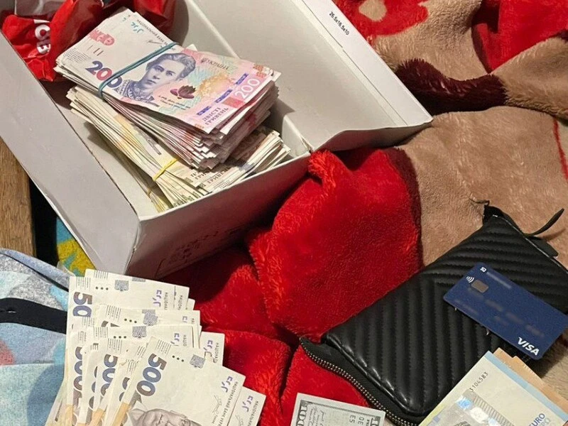 У звільнених з полону українців виманювали гроші, правоохоронці озвучили схему й число постраждалих