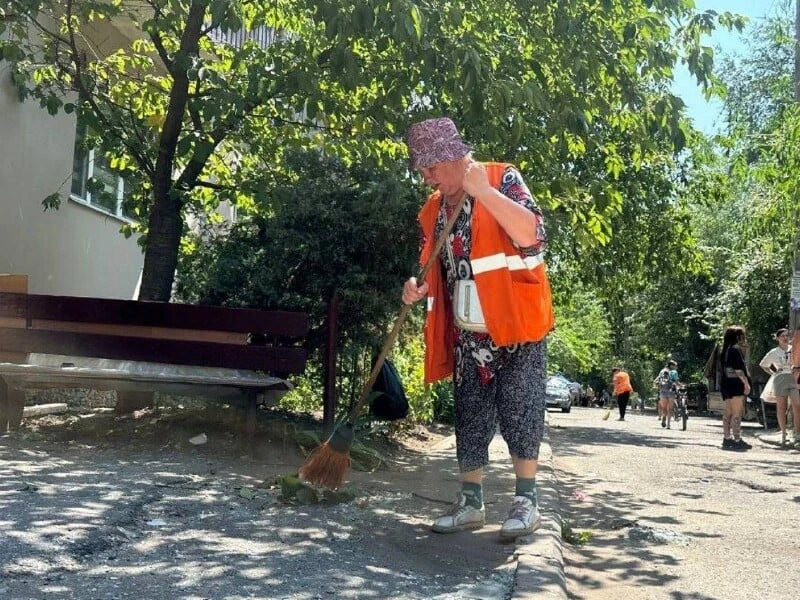 Дрон із посланням. ЗМІ пишуть про приліт по ТЦК у Дніпропетровській області
