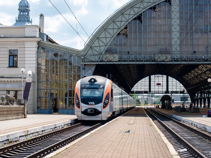 Чому анонсовані Зеленським безоплатні подорожі саме на 3 тис. км? В УЗ пояснили