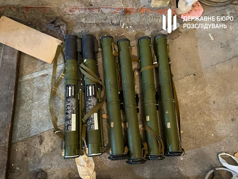 Гранатомети й десятки тисяч боєприпасів. У Києві виявили склад нелегальної зброї