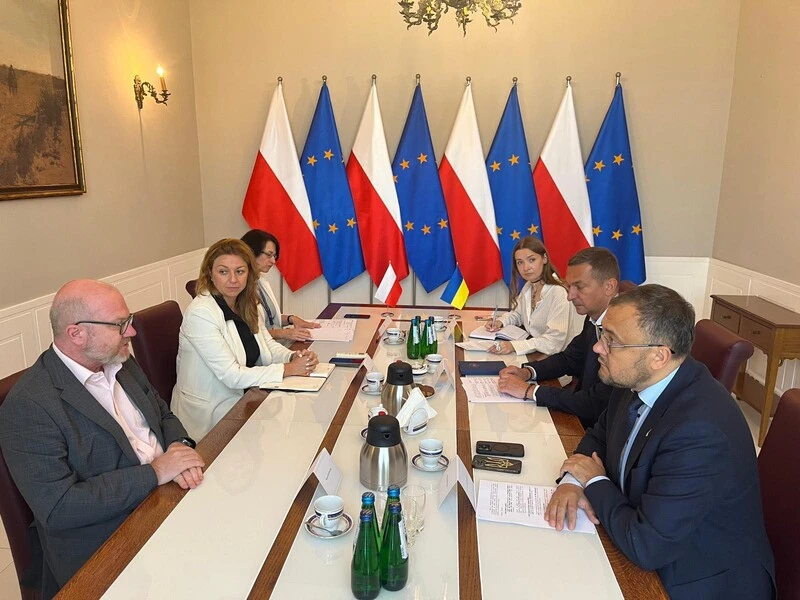Польща запевнила, що права українців будуть гарантовані, але 