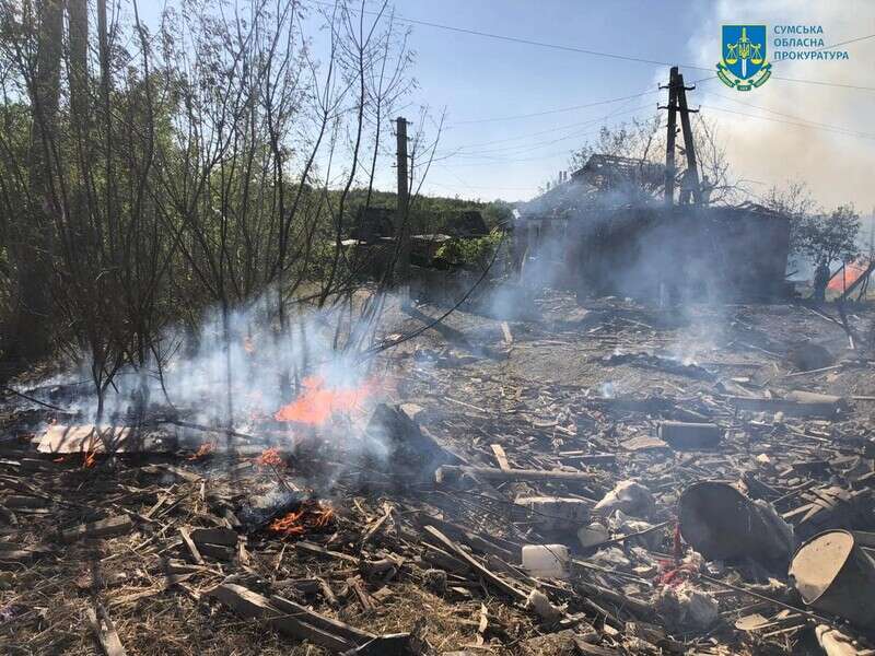 Одна людина загинула, ще шістьох поранено через бомбовий авіаудар РФ по прикордонню Сумської області