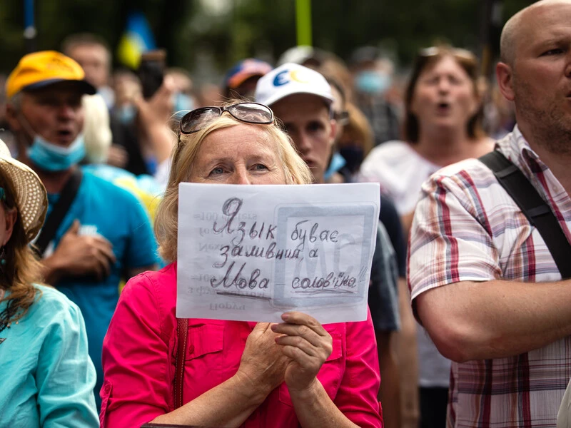В Україні сповільнився процес українізації, російська знову стає мовою спілкування – мовний омбудсмен
