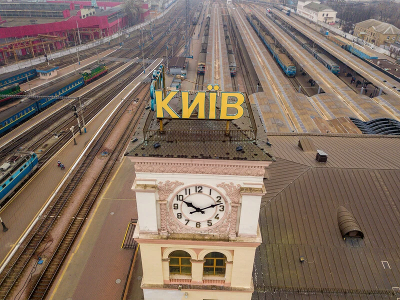 Рада скасувала сезонне переведення годинника з весни 2025 року