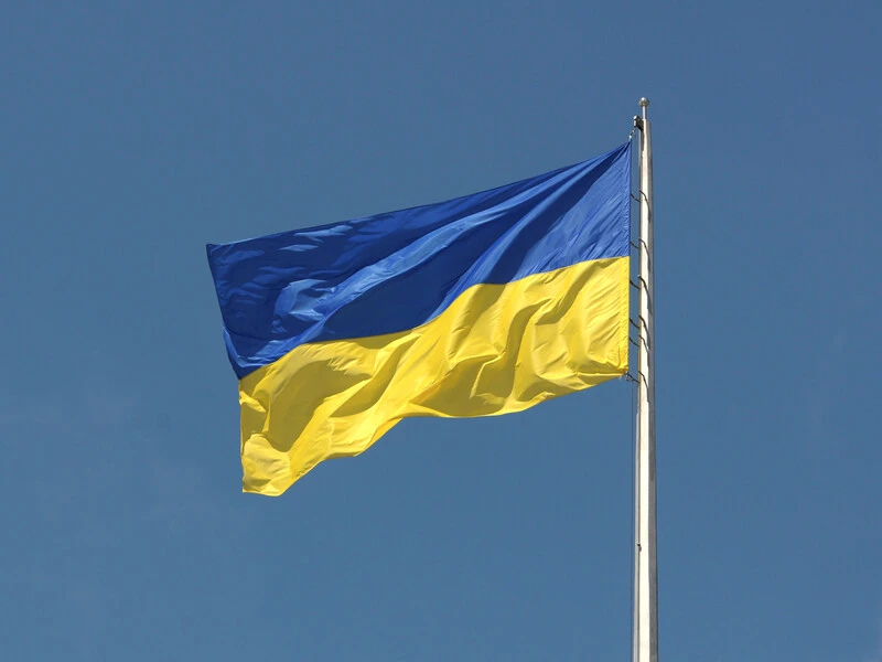 Українські військові льотчики показали, як у Донецькій області їх із прапором зустрічало літнє подружжя