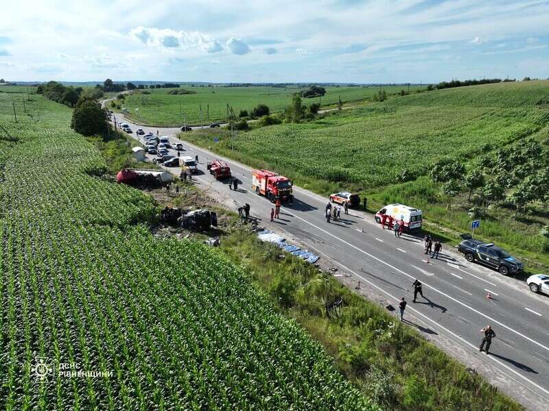 Автокатастрофа з 14 жертвами у Рівненській області. Обидва водії загинули, поліція відкрила кримінальне провадження