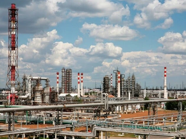 Мільйони тонн нафти. ССО розповіли, який російський завод атакували вночі