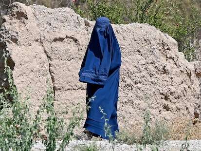 En France, le silence coupable des féministes sur le sort des femmes afghanes, par Abnousse Shalmani