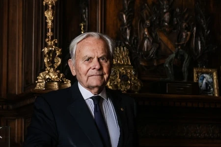 Bernard Magrez : en pleine crise du vin, la contre-offensive remarquée du magnat bordelais