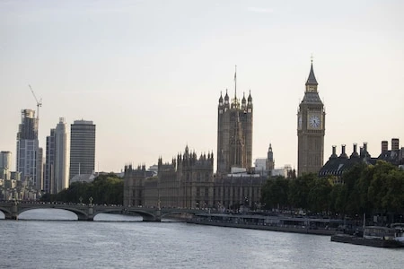 Trois hommes soupçonnés d'avoir aidé les services de renseignement russes arrêtés à Londres