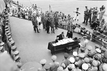 Les derniers jours de la guerre du Pacifique : la folle histoire qui a dessiné l'avenir de l'Asie
