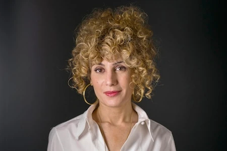 La vérité coûte plus cher socialement que l’alignement sur l’idée dominante, par Abnousse Shalmani