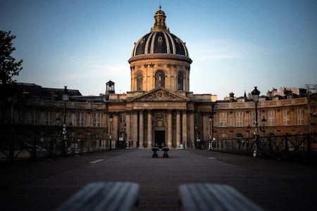 Sous la Coupole, ces discrètes querelles entre les Académies : argent, notoriété et petits secrets